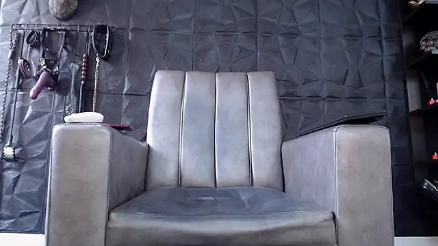 Snapshot of Agata_Darkness chatting on 10.18.25 Agata Darkness online show from 10.18.25