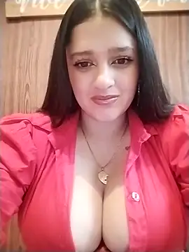 Snapshot of hanna-a chatting on 03.10.25 hanna-a online show from 03.10.25