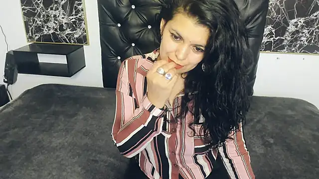 scarlett w0lf online show from 01.18.25