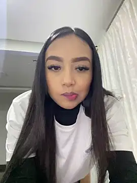 Snapshot of SOPHIACANDY19_ chatting on 12.17.24 SOPHIACANDY19 online show from 12.17.24