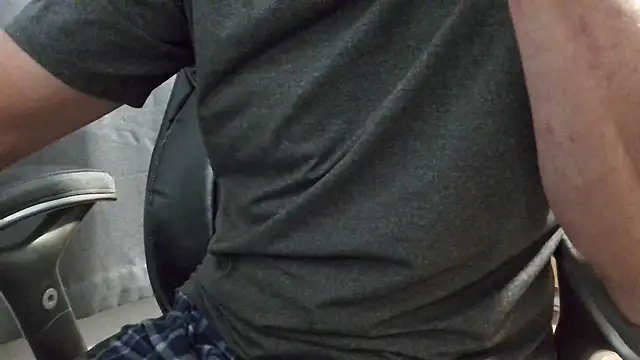 overaveragefreak4you online show from 01.17.25