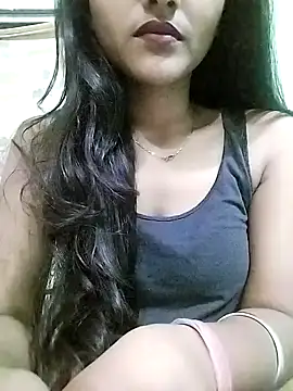 MISSQUEEN48 online show from 02.01.25