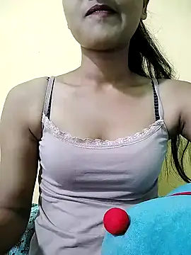 MISSQUEEN48 online show from 09.13.25