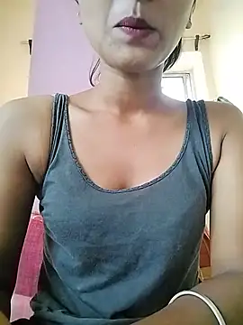 MISSQUEEN48 online show from 07.07.26