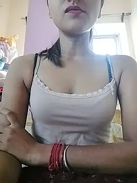 MISSQUEEN48 online show from 07.18.26