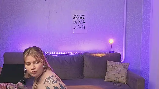 Kira Citro online show from 01.11.25