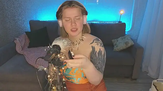 Kira Citro online show from 01.17.25