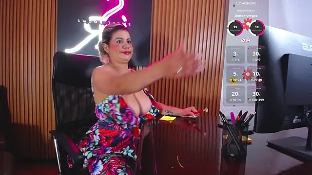 Snapshot of Candy_sr chatting on 02.25.25 Candy sr online show from 02.25.25