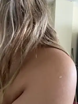 Snapshot of Candy_sr chatting on 02.27.26 Candy sr online show from 02.27.26