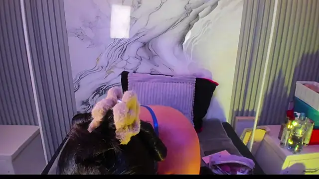 Snapshot of venusowen_ chatting on 02.28.26 venusowen online show from 02.28.26