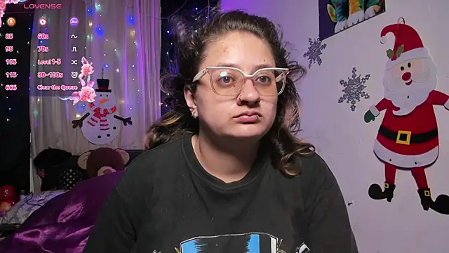 Snapshot of AnnieBigBoobs chatting on 12.12.24 AnnieBigBoobs online show from 12.12.24