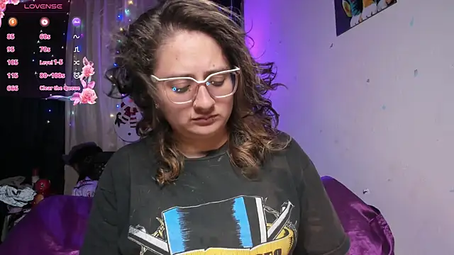 Snapshot of AnnieBigBoobs chatting on 01.11.25 AnnieBigBoobs online show from 01.11.25