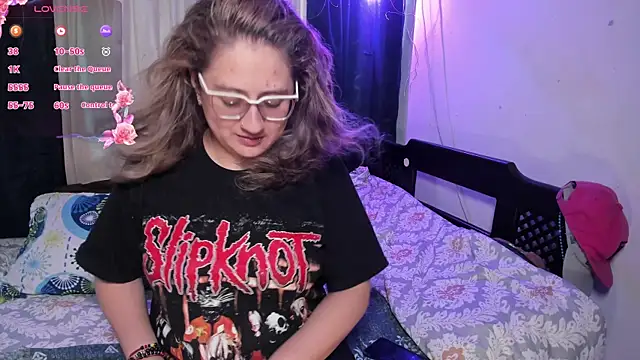 Snapshot of AnnieBigBoobs chatting on 03.13.25 AnnieBigBoobs online show from 03.13.25