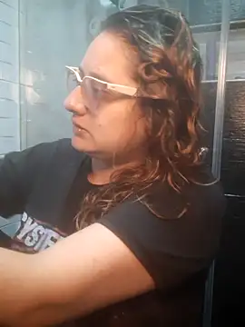 Snapshot of AnnieBigBoobs chatting on 11.12.25 AnnieBigBoobs online show from 11.12.25