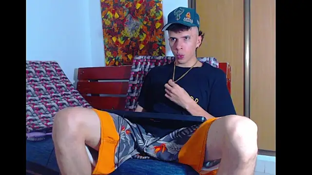 Snapshot of Keeny16 chatting on 12.15.24 Keeny16 online show from 12.15.24