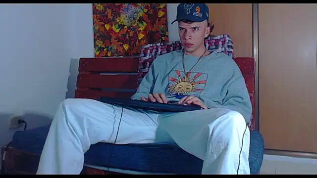 Snapshot of Keeny16 chatting on 12.18.24 Keeny16 online show from 12.18.24