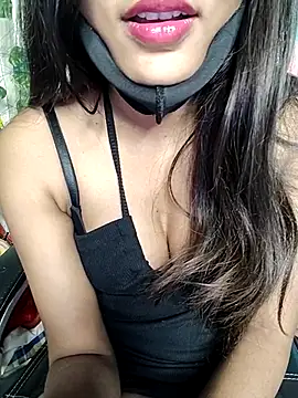 Reena Singh53 online show from 02.18.25