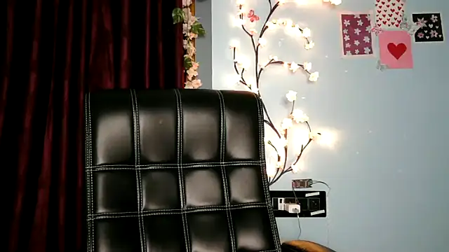 Reena Singh53 online show from 09.16.25