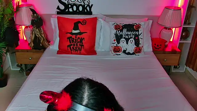 MadilynFox online show from 10.31.25