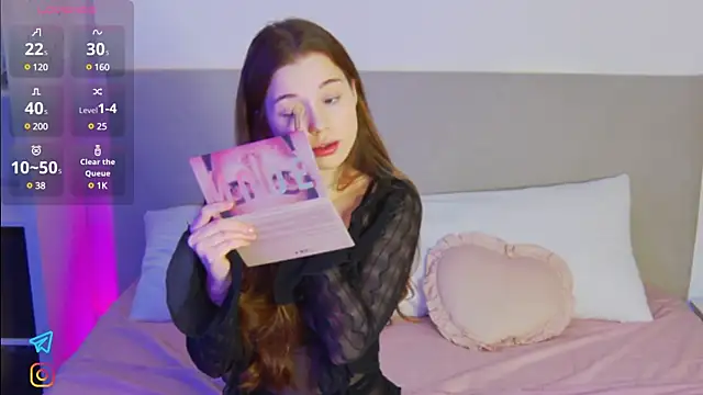 Snapshot of Lisa_Moones chatting on 02.06.25 Lisa Moones online show from 02.06.25