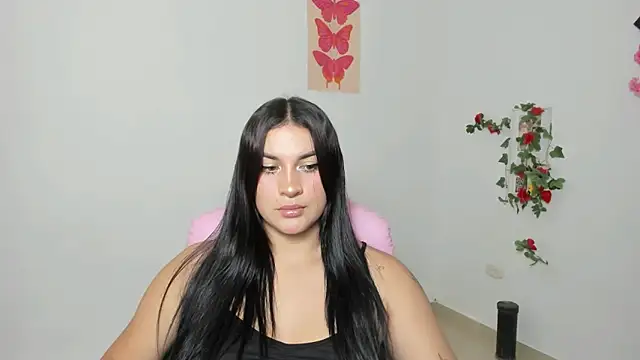 Snapshot of Emic_ chatting on 09.16.25 Emic online show from 09.16.25