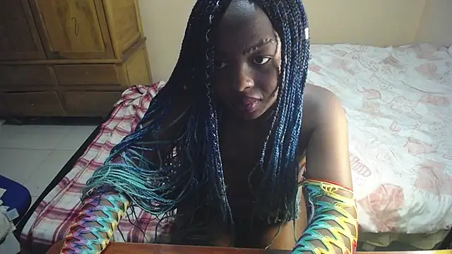  Zooee online show from 03.04.25