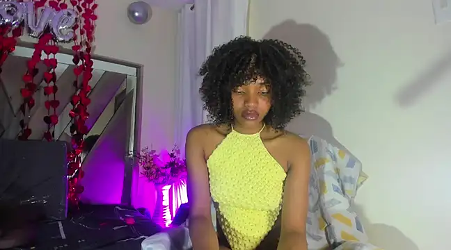 Snapshot of sara_williams01 chatting on 02.23.25 sara williams01 online show from 02.23.25