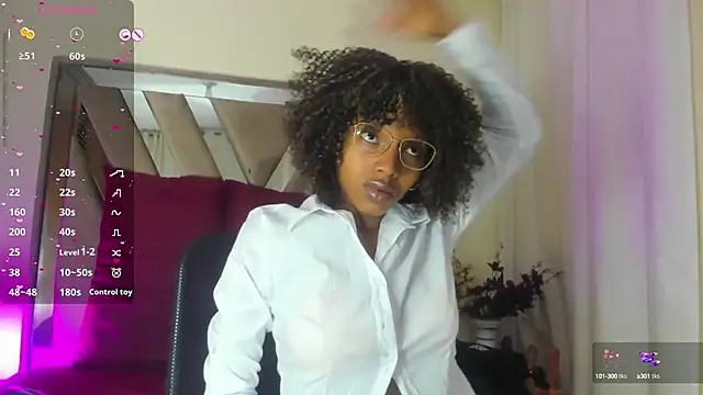 Snapshot of sara_williams01 chatting on 03.09.25 sara williams01 online show from 03.09.25