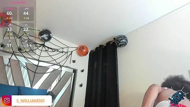 Snapshot of sara_williams01 chatting on 11.01.25 sara williams01 online show from 11.01.25