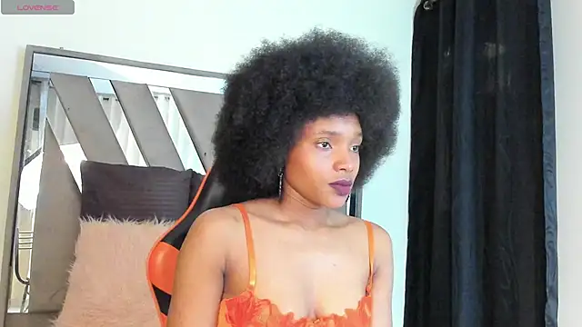 Snapshot of sara_williams01 chatting on 11.29.25 sara williams01 online show from 11.29.25