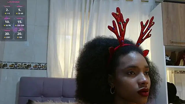 Snapshot of sara_williams01 chatting on 12.16.25 sara williams01 online show from 12.16.25