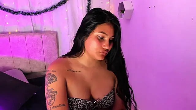 Snapshot of Little_Ivy chatting on 12.26.24 Little Ivy online show from 12.26.24