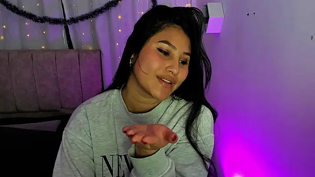 Snapshot of Little_Ivy chatting on 01.02.25 Little Ivy online show from 01.02.25