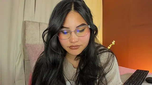 Snapshot of Little_Ivy chatting on 10.03.25 Little Ivy online show from 10.03.25