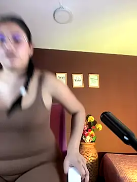 Snapshot of Little_Ivy chatting on 11.25.25 Little Ivy online show from 11.25.25