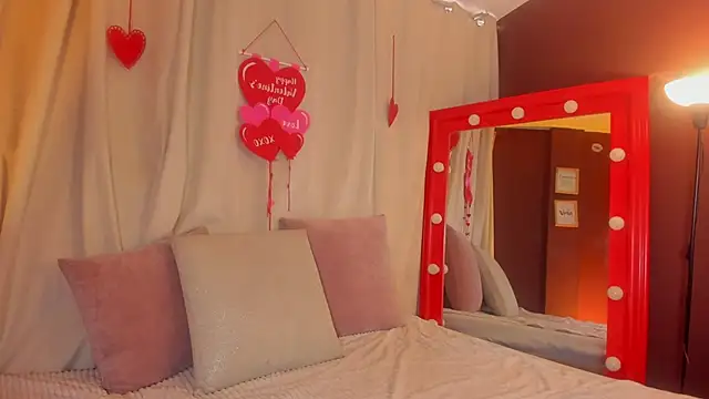 Little Ivy online show from 02.06.26