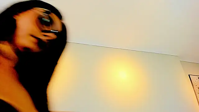 Snapshot of Isis_Osman chatting on 02.06.26 Isis Osman online show from 02.06.26