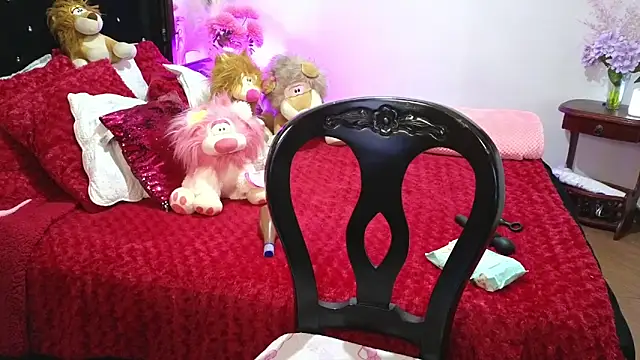 scarletteowens online show from 12.04.24