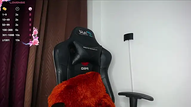 janna isa online show from 02.13.25