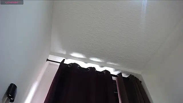 janna isa online show from 02.26.25