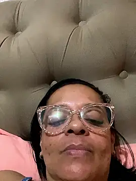 Snapshot of lomagata chatting on 06.19.26 lomagata online show from 06.19.26