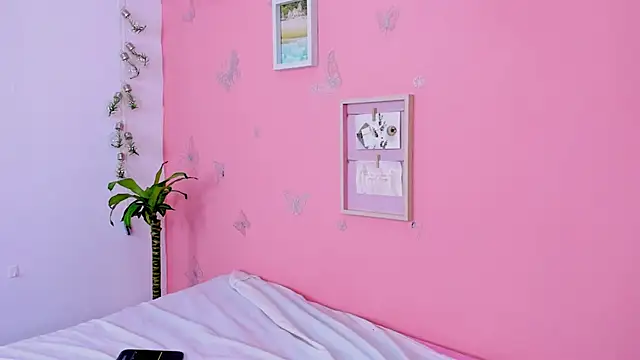 Snapshot of Amandalorense_ chatting on 12.10.24 Amandalorense online show from 12.10.24