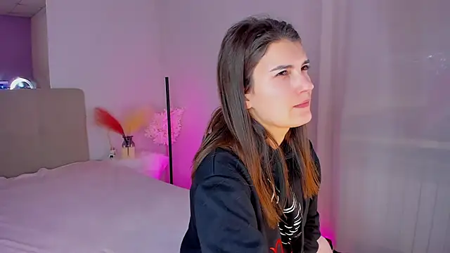 Laura Leee online show from 01.19.25