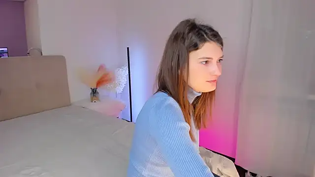 Laura Leee online show from 02.11.25