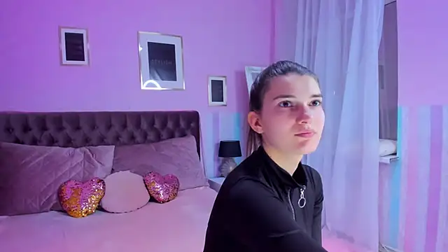 Laura Leee online show from 03.13.25