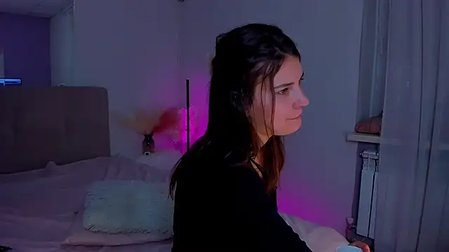 Laura Leee online show from 03.18.25