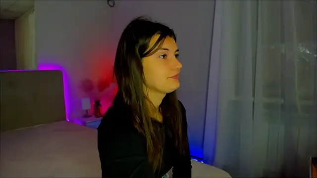 Laura Leee online show from 09.27.25