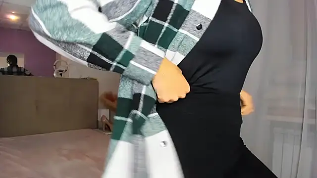 Laura Leee online show from 12.01.25