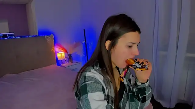 Snapshot of Laura_Leee chatting on 02.03.26 Laura Leee online show from 02.03.26