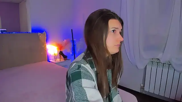 Snapshot of Laura_Leee chatting on 02.09.26 Laura Leee online show from 02.09.26